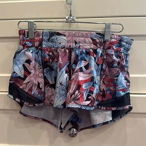 Lululemon low rise hotty hot shorts. Size 4
